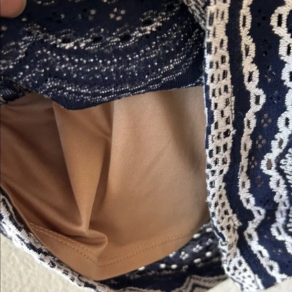 BCBGMaxAzria Melysa crochet Bodycon Dress size XS - Picture 5 of 8